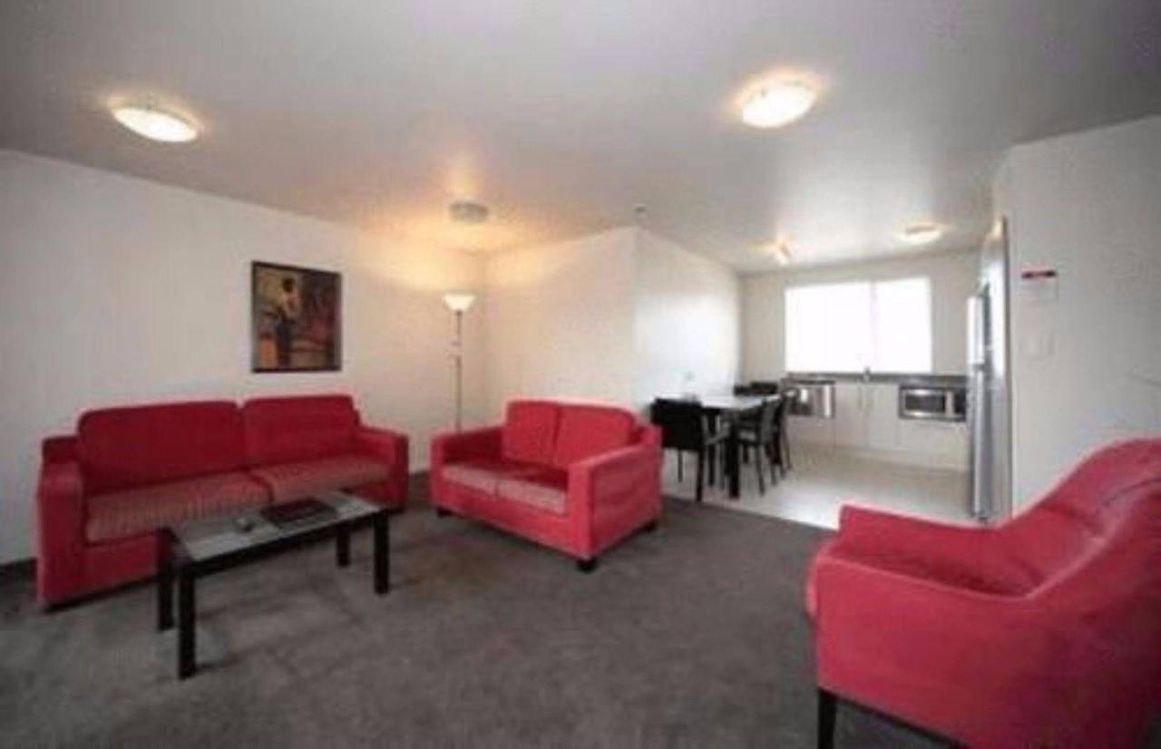 Salerno Motel Apartments Christchurch Esterno foto A typical apartment at the University of Canterbury