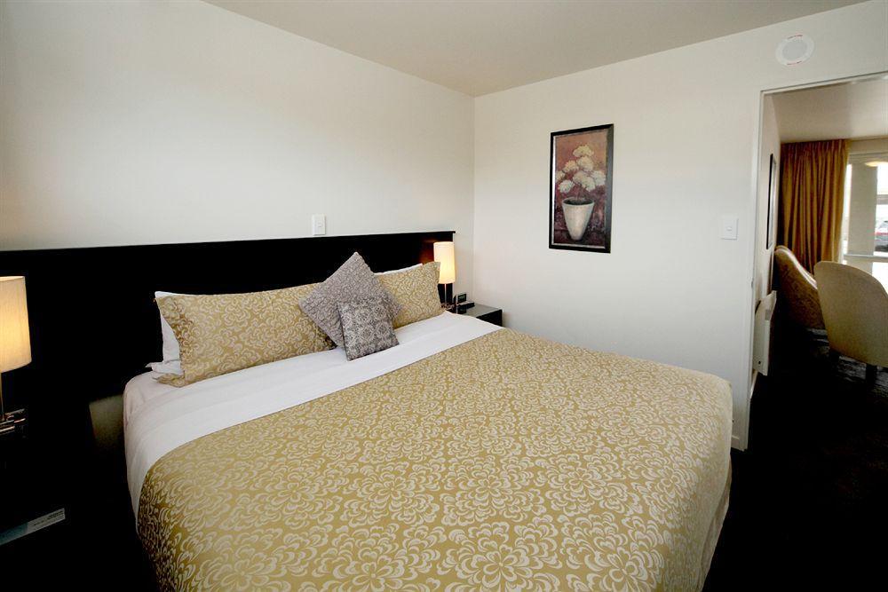 Salerno Motel Apartments Christchurch Esterno foto A room at the hotel