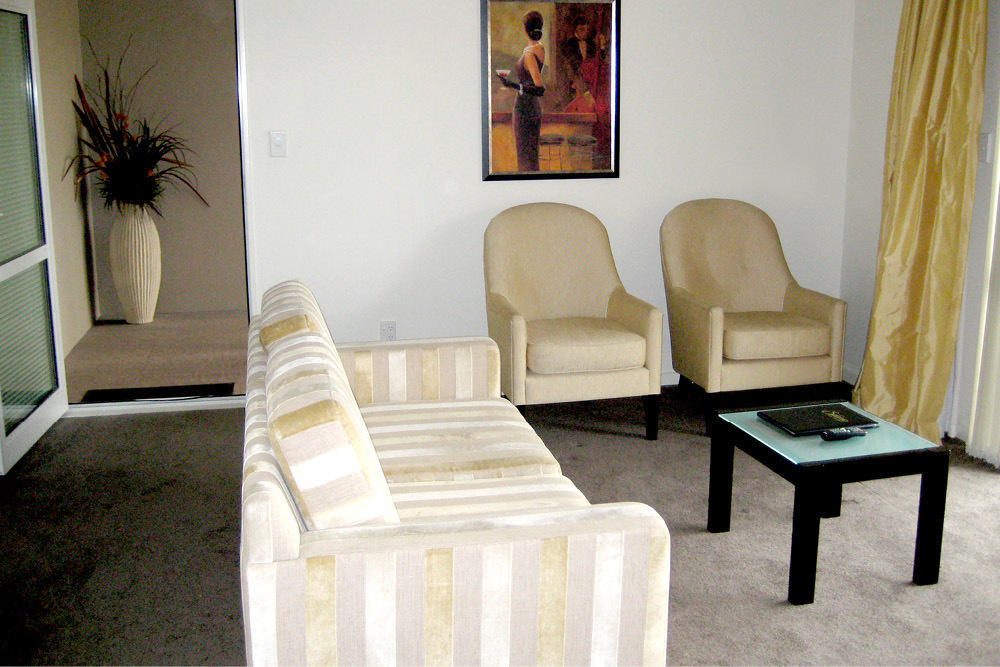 Salerno Motel Apartments Christchurch Esterno foto A living room