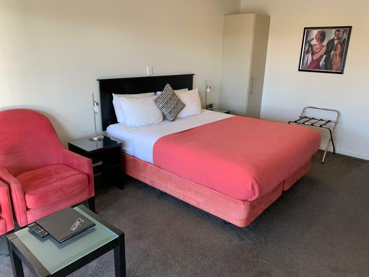 Salerno Motel Apartments Christchurch Esterno foto A room at the hotel