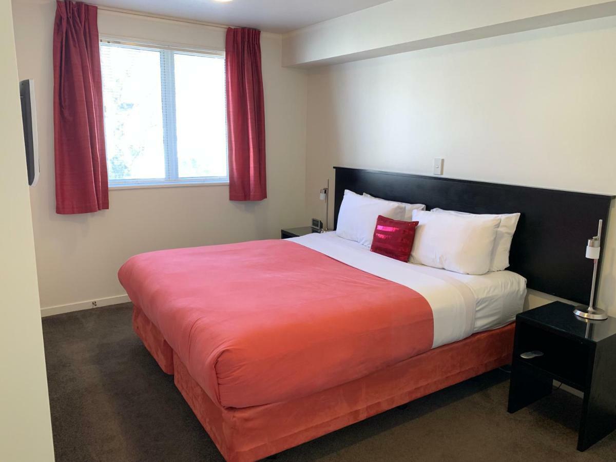 Salerno Motel Apartments Christchurch Esterno foto A bedroom at the hotel
